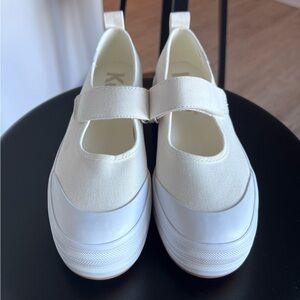 **SOLD** Keds Women’s Mary Jane Canvas Shoes size 6 White